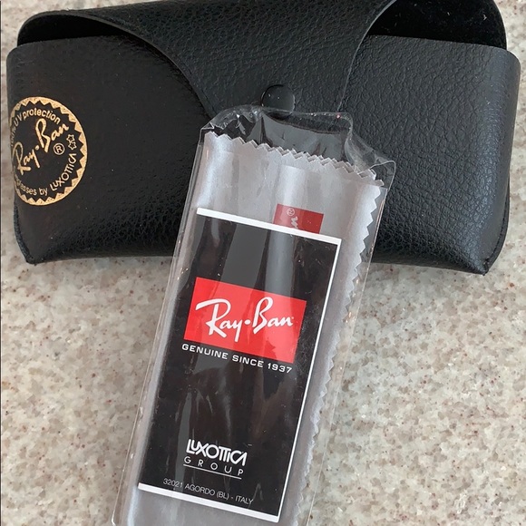 Ray Ban Wayfarer - Picture 3 of 3